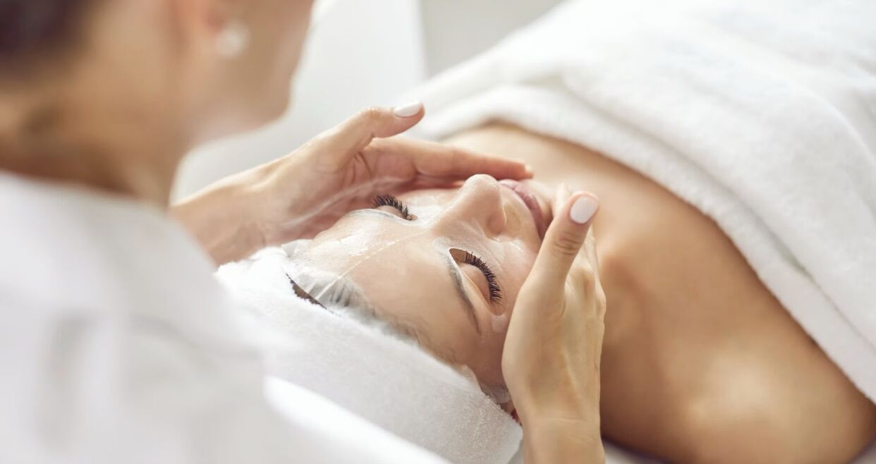 Ease Into Fall with Body Massages and Facial, Scalp, and Back Treatments